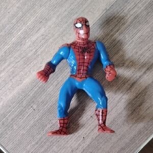 Vintage 1995 Marvel Spiderman Action Figure